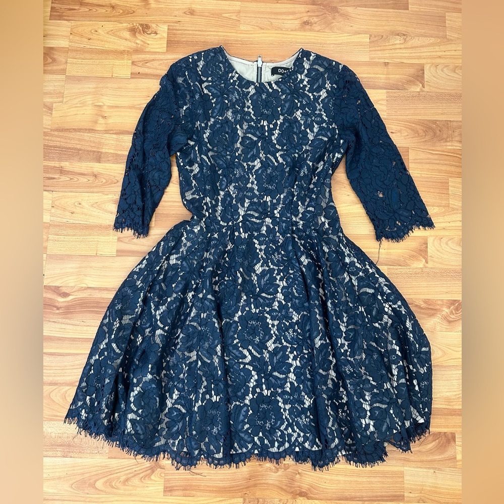 Lace dress with zipper back, S
